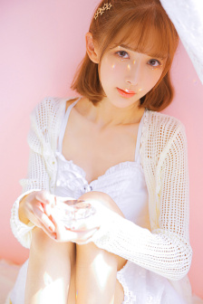 粉嫩的舌头美女